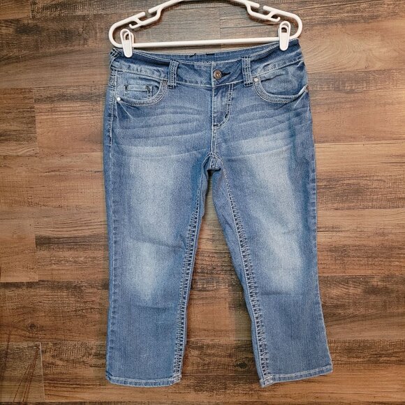 Maurices Jeans Womens 8 Low Rise Capri Thick Stitch Detail Medium Light Wash - Picture 1 of 10